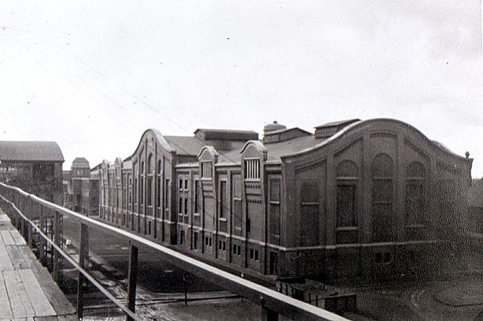 Zentralmaschinenhalle Außenansicht, historische schwarz-weiß Aufnahme