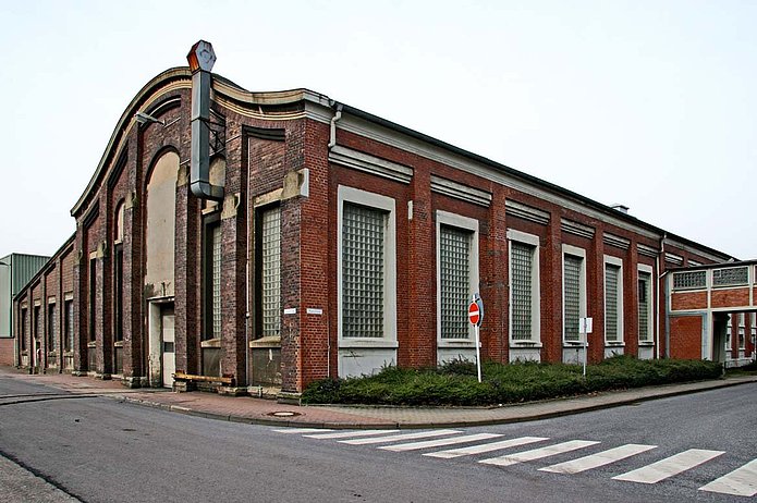 Elektrogrubenlager Außenansicht, rotes Backsteingebäude