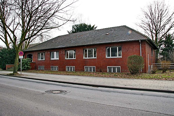 Gesundheitshaus Außenansicht, rotes Backsteinhaus