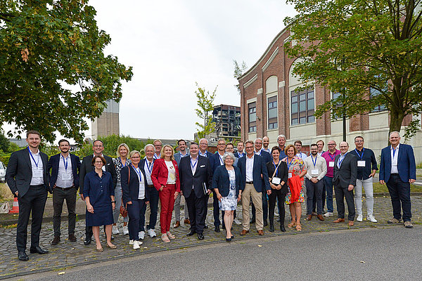 Gruppenbild der Teilnehmer der Investorentour